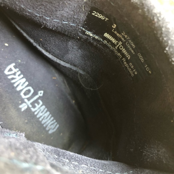 Minnetonka Double Fringe Side Zip Kids Boots - Picture 7 of 7